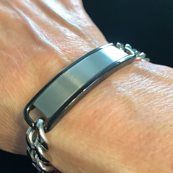 Men’s Necklace and BraceletSet - Picture 4 of 7